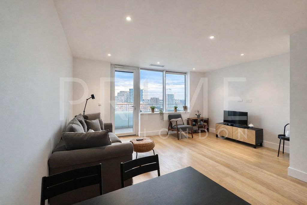 Property photo 3 of 10 Reception.Jpg