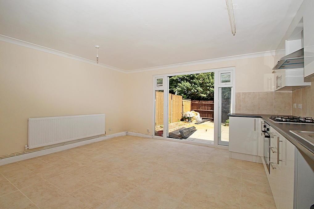 Property photo 3 of 8 c7Ac5F1E778E427Aba3Faddd880256F4.Jpg