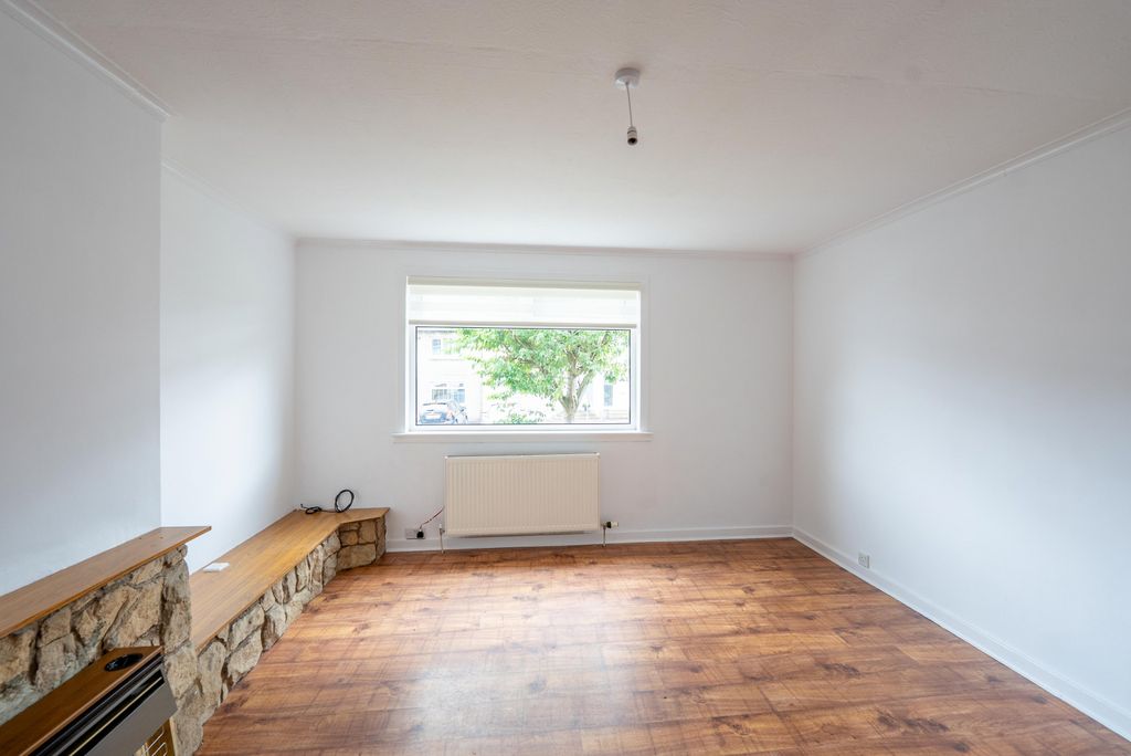 Property photo 3 of 32 Gallery