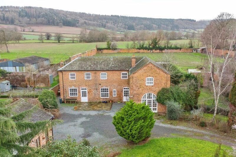 Property photo 1 of 13 CH8.Jpeg