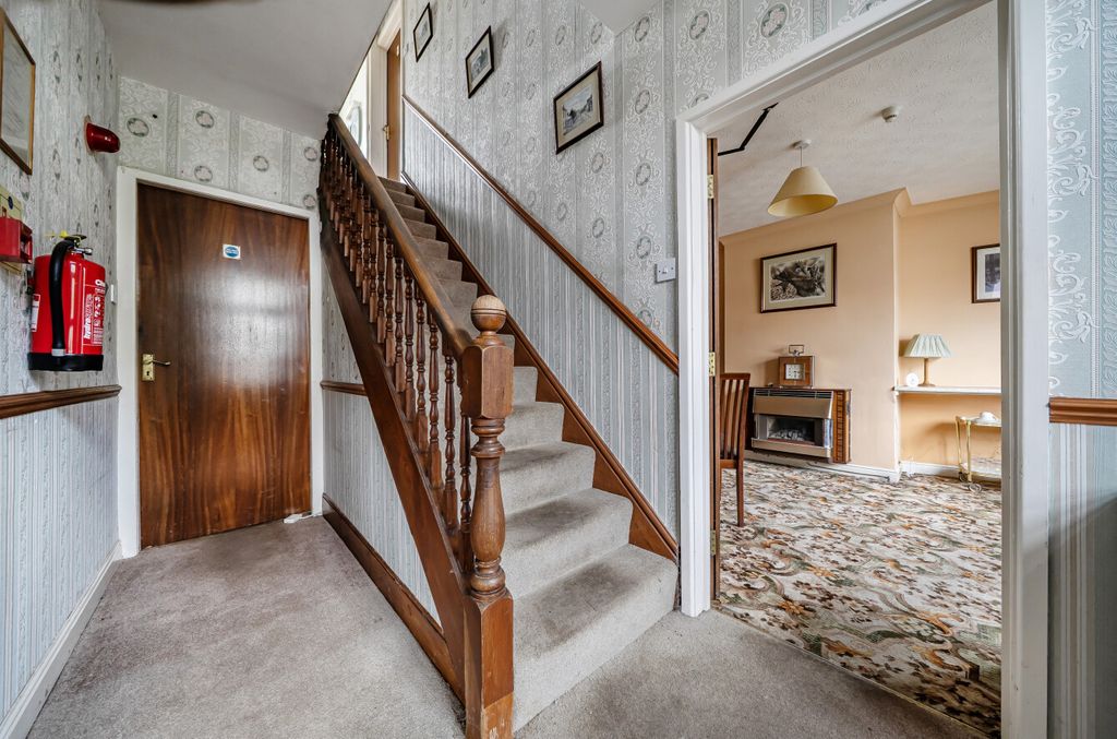 Property photo 3 of 24 1358881-15-68d579...