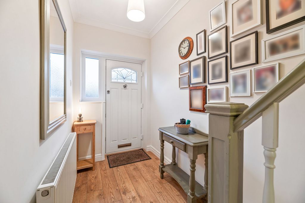 Property photo 2 of 17 Entrance