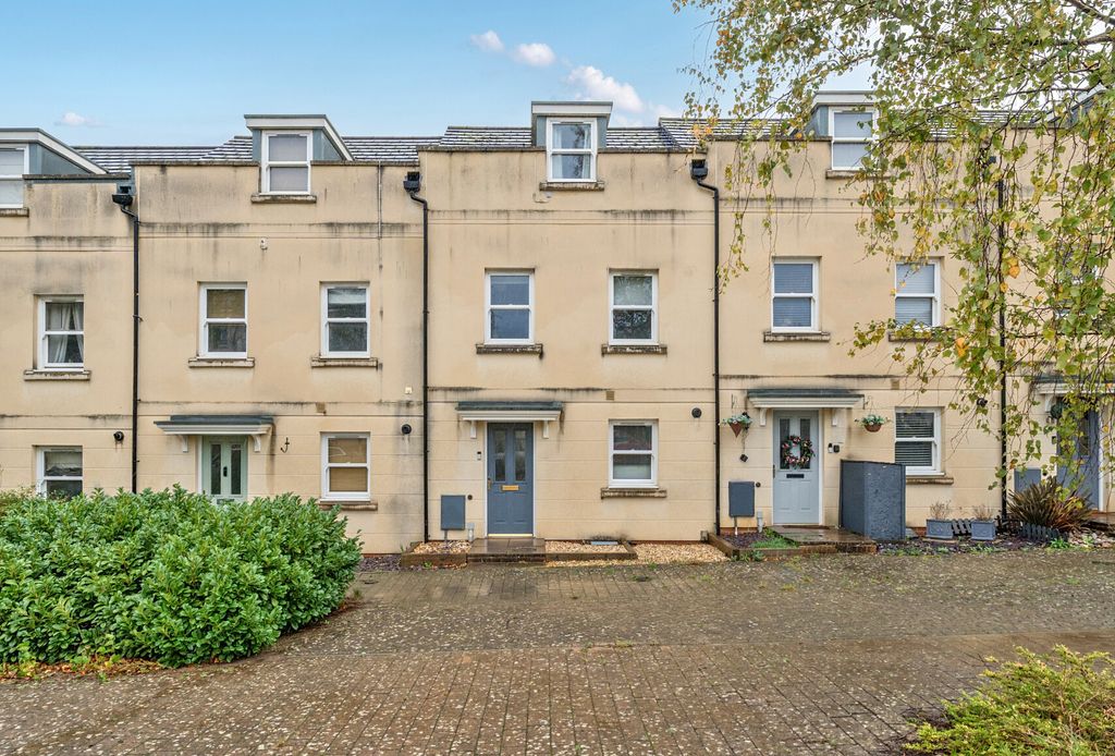 Property photo 2 of 13 1374040-6-6904B60...