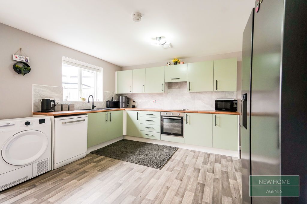 Property photo 3 of 20 Photo 18