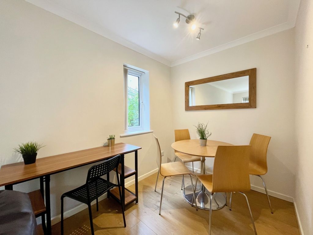 Property photo 3 of 10 Dining