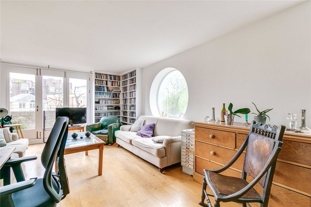 Property photo 1 of 19