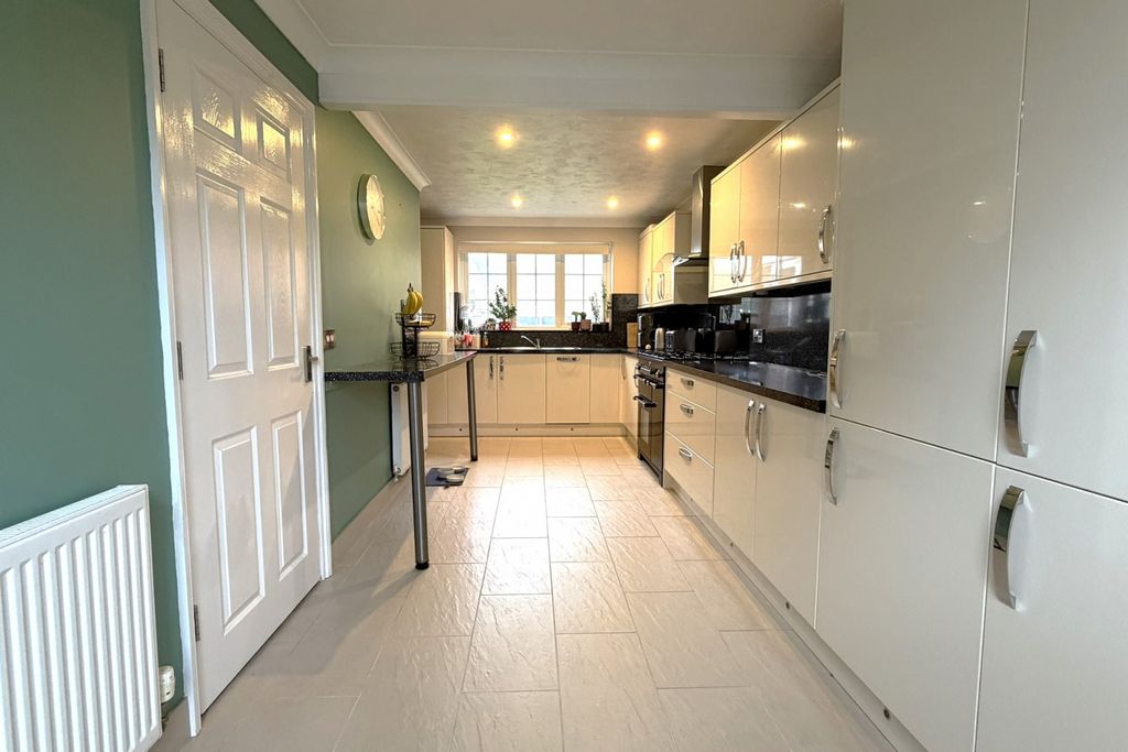 Property photo 3 of 25 Gallery