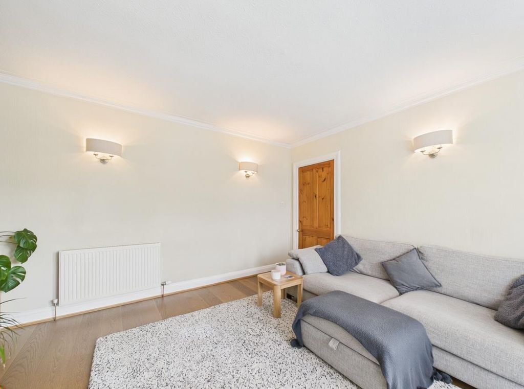 Property photo 3 of 15 10, Craigie Road Perth 1.Jpg