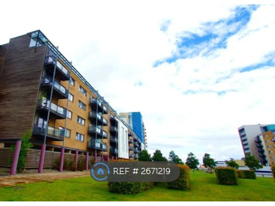 Property photo 1 of 9 Building