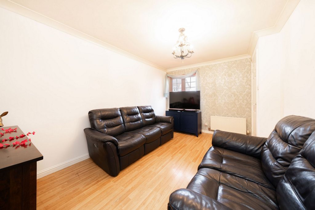 Property photo 2 of 18 Photo 8