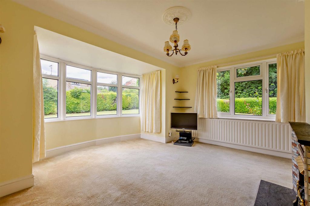 Property photo 2 of 21 8697024-Interior02-800.Jpg
