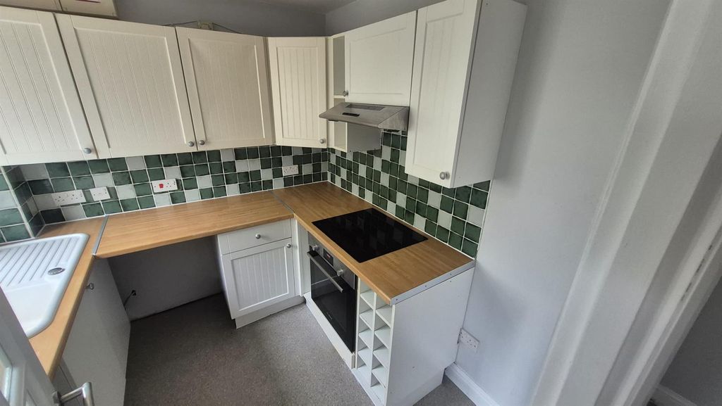 Property photo 2 of 15 14CC - Kitchen 2.Jpeg