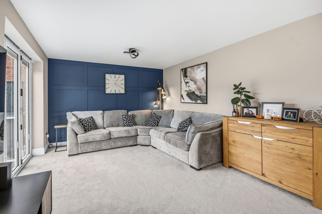 Property photo 3 of 28