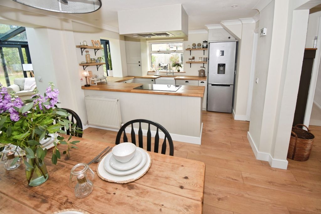 Property photo 2 of 15 Pbox-Img.Jpg