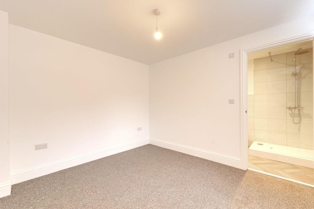 Property photo 1 of 9 O_1Golrfntge7315Jq1Mk1Rir6A0A.Jpg