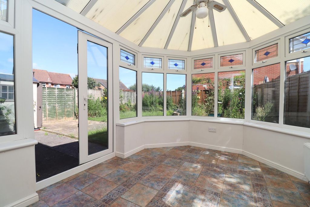 Property photo 3 of 45 Conservatory