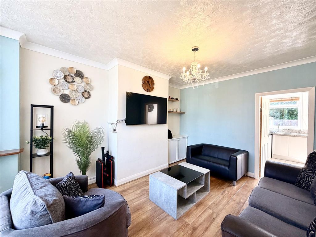 Property photo 2 of 21 2
