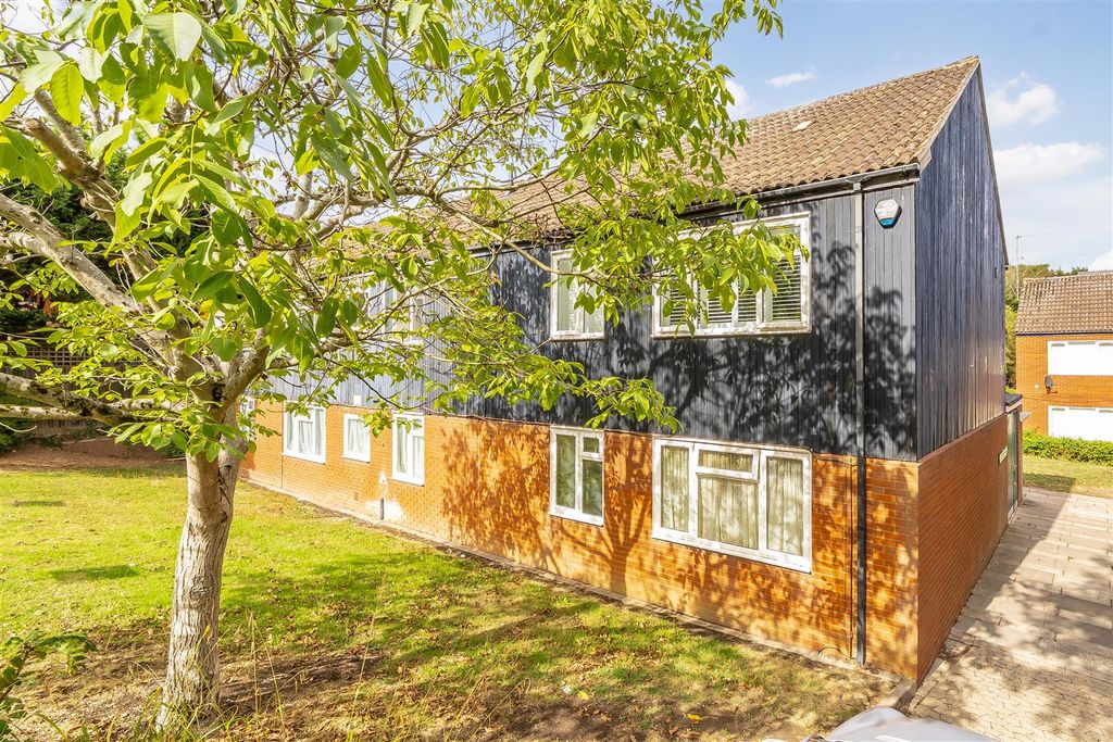 Property photo 1 of 6
