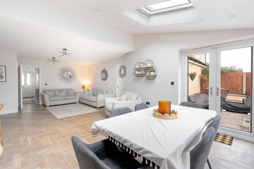 Property photo 2 of 19