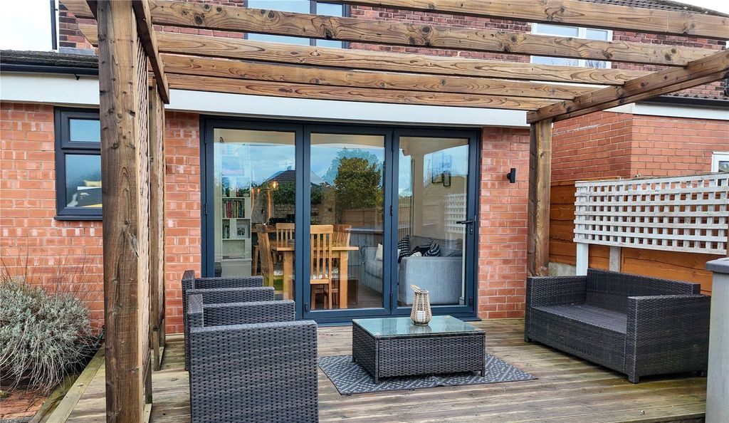 Property photo 2 of 37 Picture No. 23