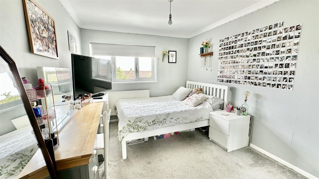 Property photo 3 of 29