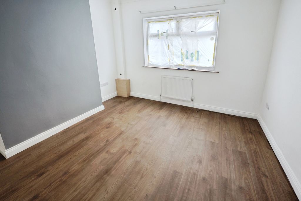 Property photo 2 of 7 Pbox-Img.Jpg