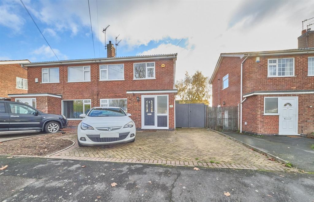 Property photo 1 of 11 Outside