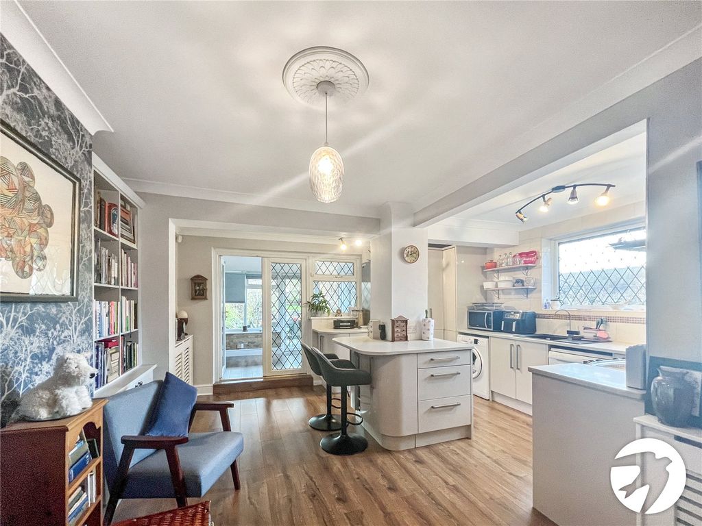 Property photo 3 of 25 Picture No. 15