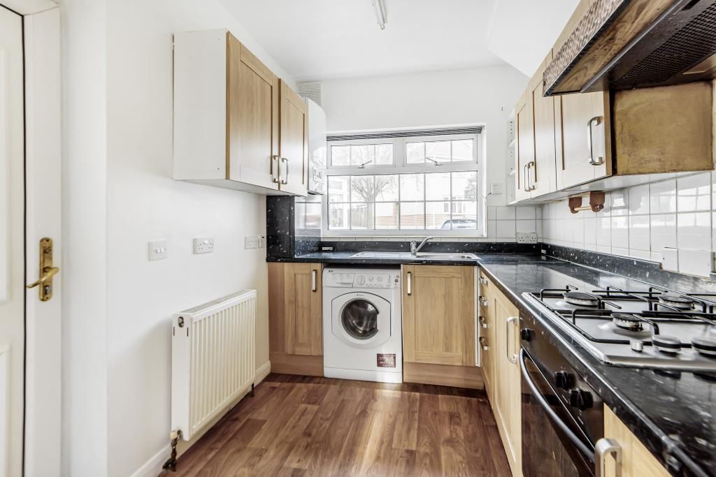 Property photo 2 of 9 Kitchen