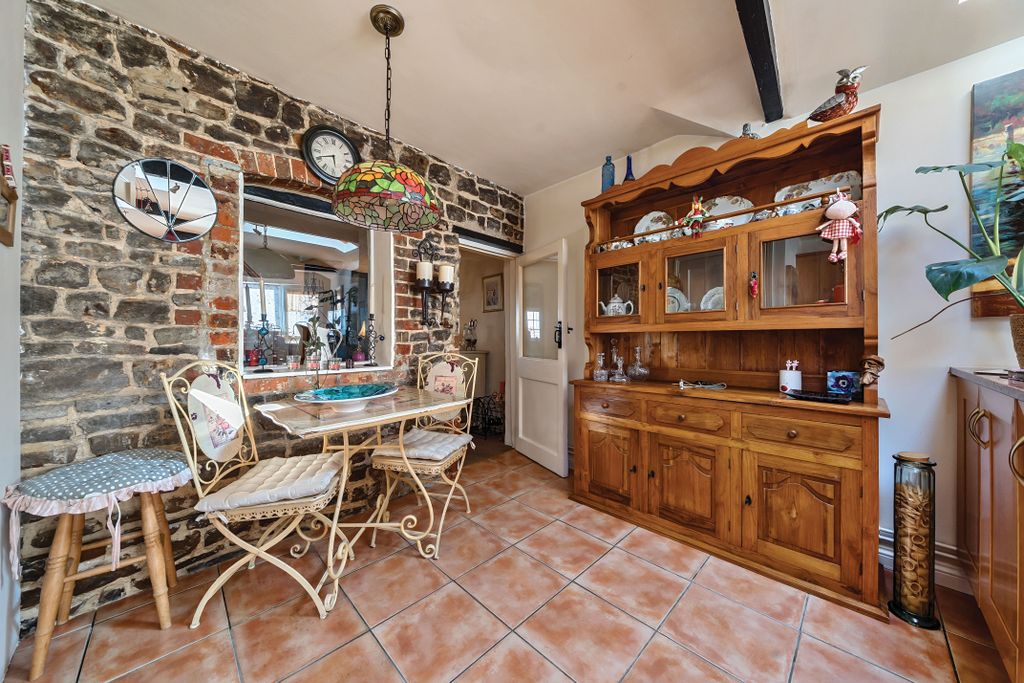 Property photo 2 of 8 2