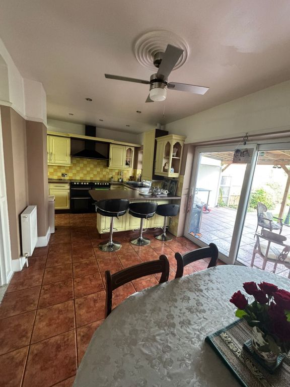 Property photo 1 of 17 Beautiful 4-Bedroom House, Forest Road, Barkingside