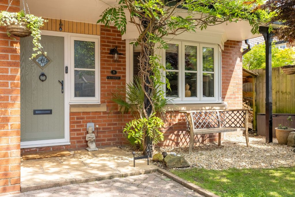 Property photo 2 of 17