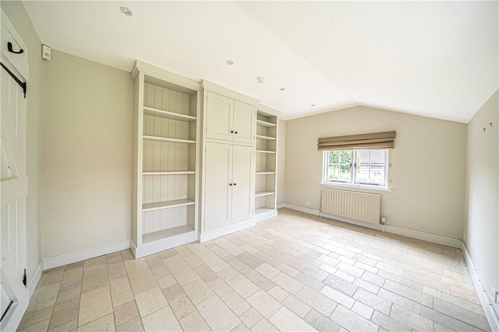 Property photo 3 of 26 Picture No. 15