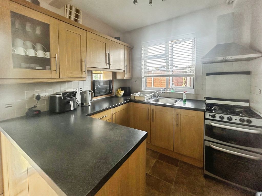 Property photo 3 of 13 Kitchen