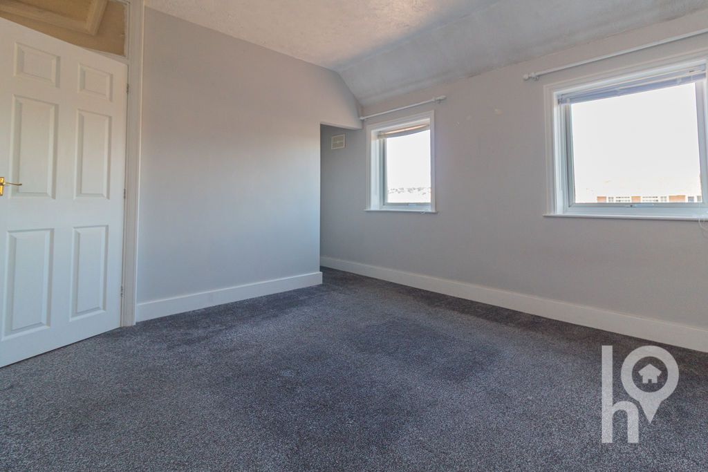 Property photo 3 of 12 Photo 11