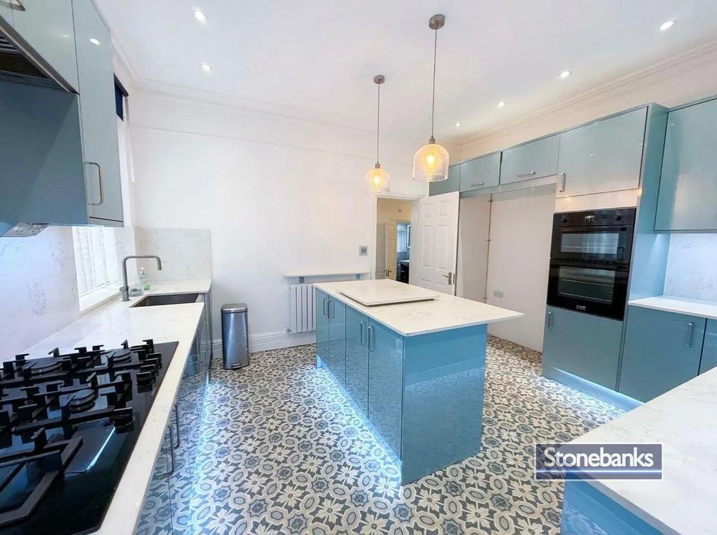 Additional image 6 of 9 bed detached house for saleSalisbury Road, Farnborough GU14