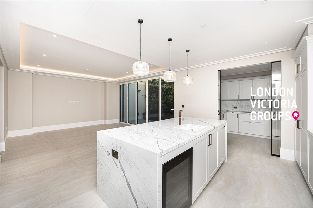 Property photo 3 of 44 1-15893.Jpg