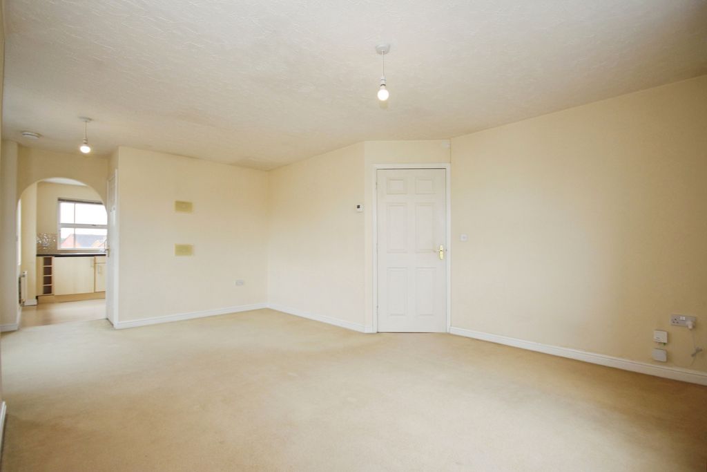 Property photo 3 of 16 Living Dining Room