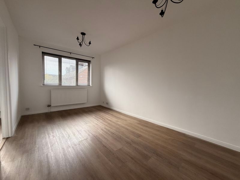 Property photo 3 of 9 Photo 14