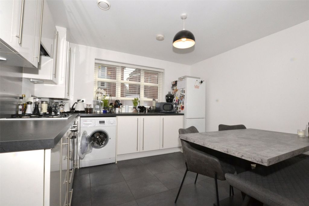 Property photo 2 of 15 Picture No. 12