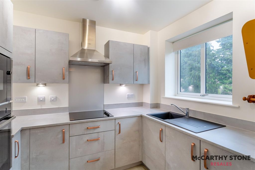 Property photo 2 of 33 8626018-Interior09.Jpg