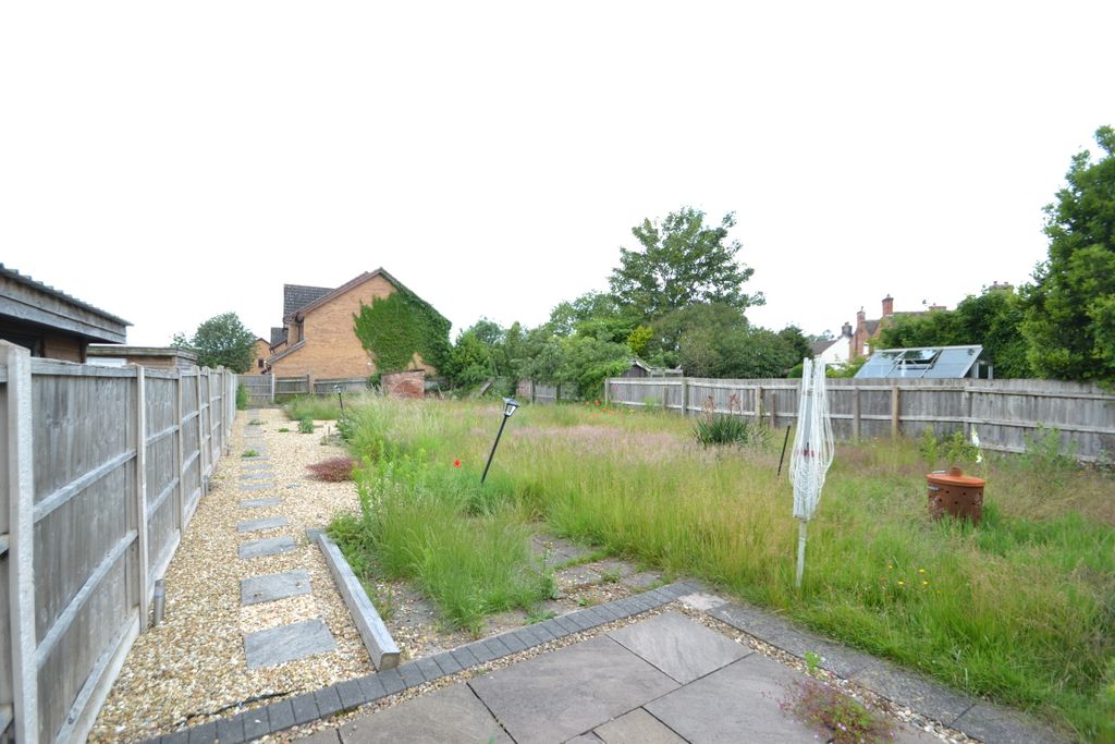 Property photo 2 of 13 Garden