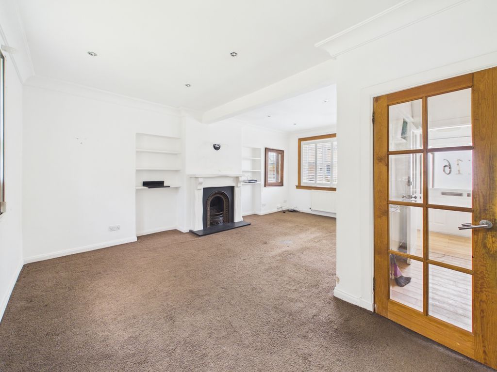 Property photo 2 of 28