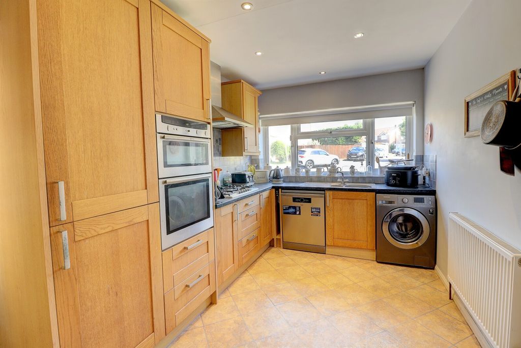 Property photo 2 of 12 Picture No. 05
