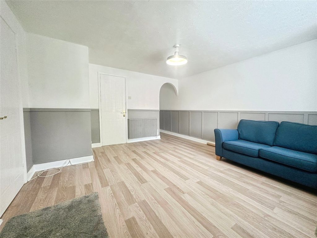 Property photo 2 of 7 Living Room