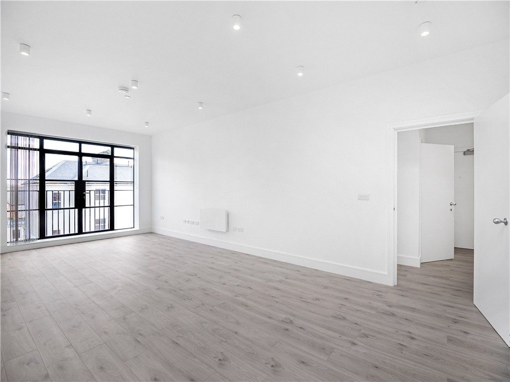 Property photo 2 of 18 Kitchen