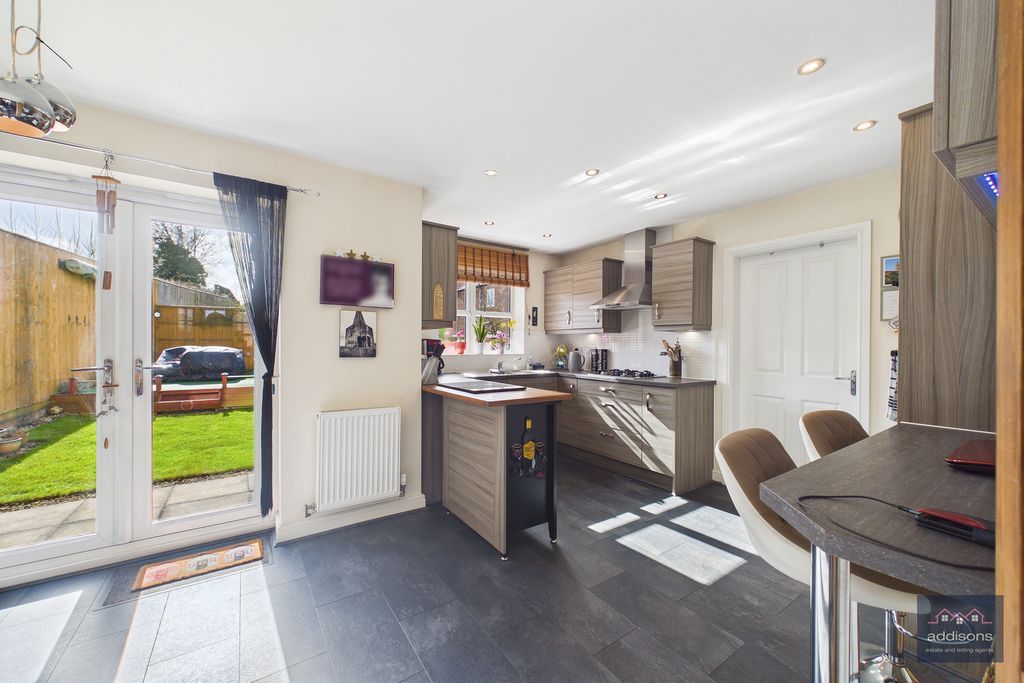 Property photo 3 of 27 Photo 30