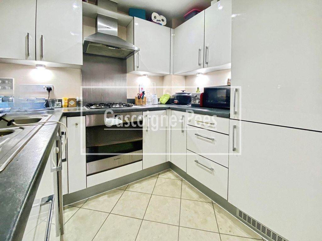 Property photo 3 of 6