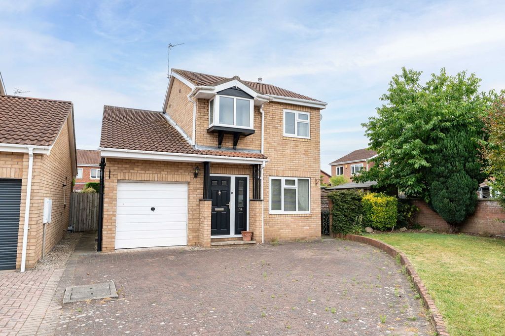 Property photo 2 of 17