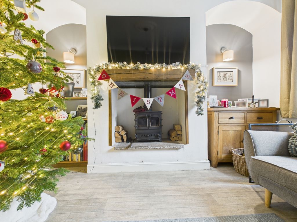 Property photo 2 of 16 Cam03729G0-Pr0196-Still014